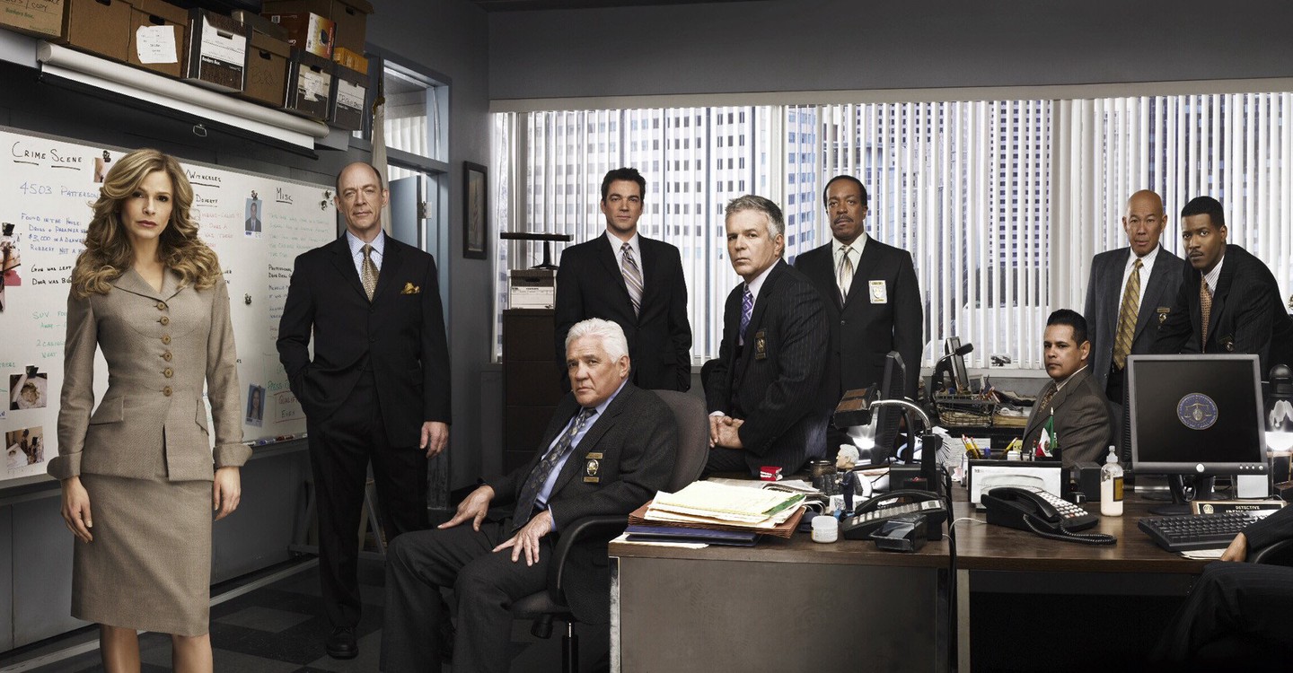 The closer 4. The closer 4. The closer 4. The closer 4. The closer обложка с актерами.